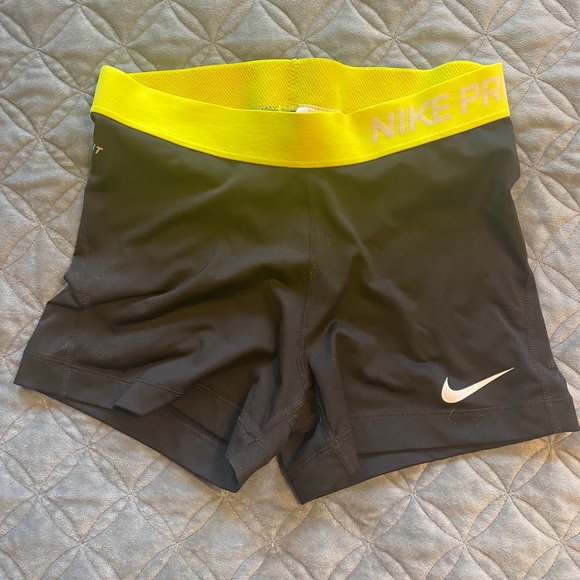 Nike Spandex Shorts - Picture 1 of 1